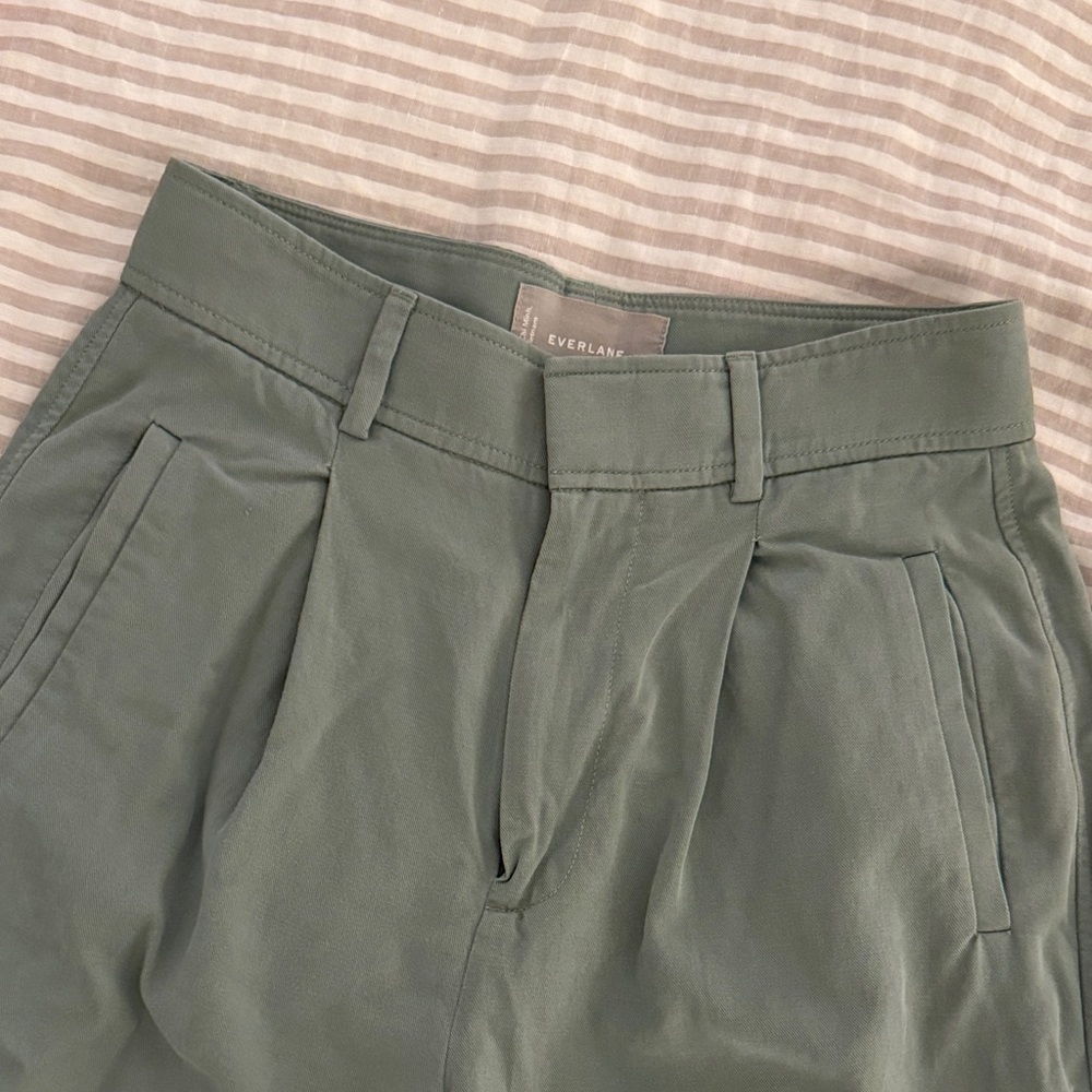 Everlane Women’s Sage Green pants
